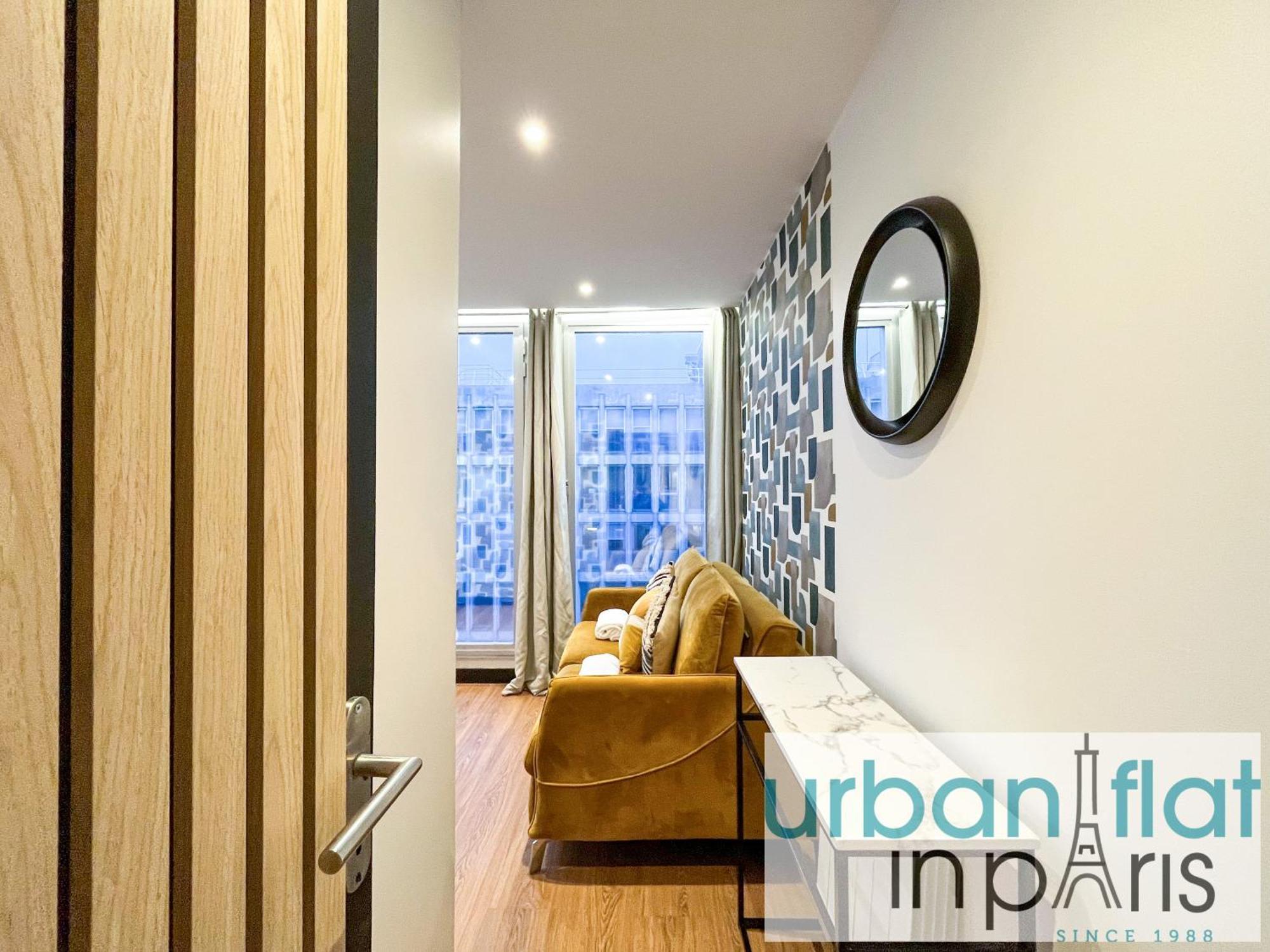 Urban Flat 129 - Sublime Art Champs-elysees Apartment Paris