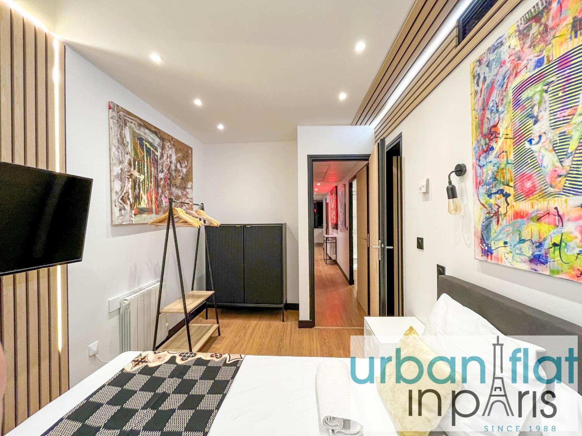 Apartment Urban Flat 129 - Sublime Art Champs-elysees Paris