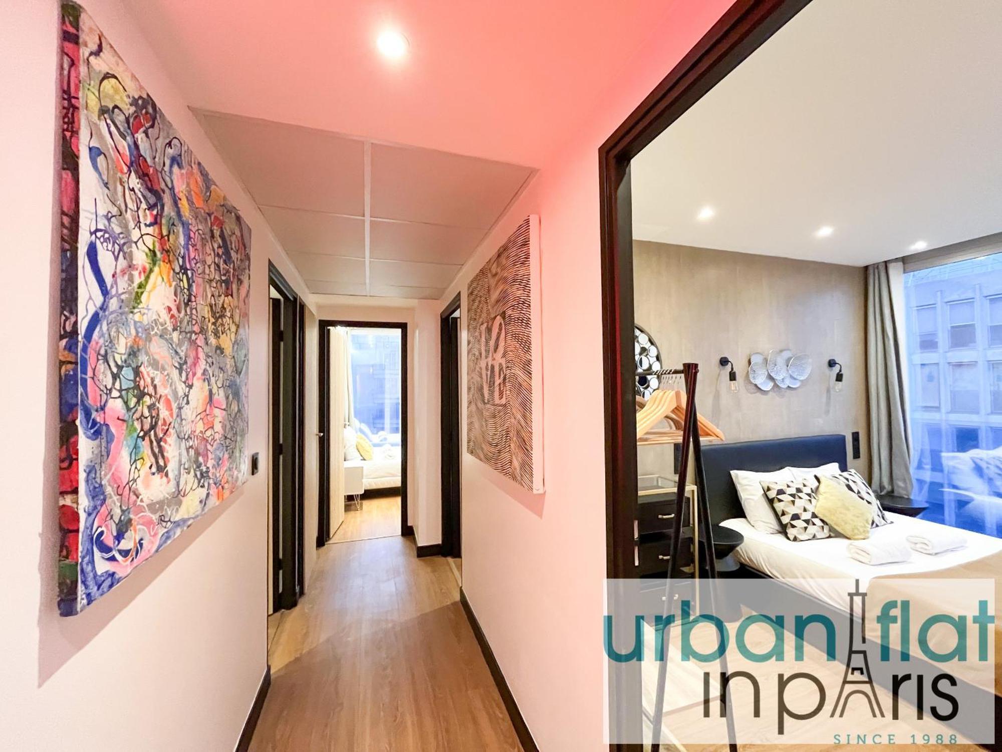 Urban Flat 129 - Sublime Art Champs-elysees