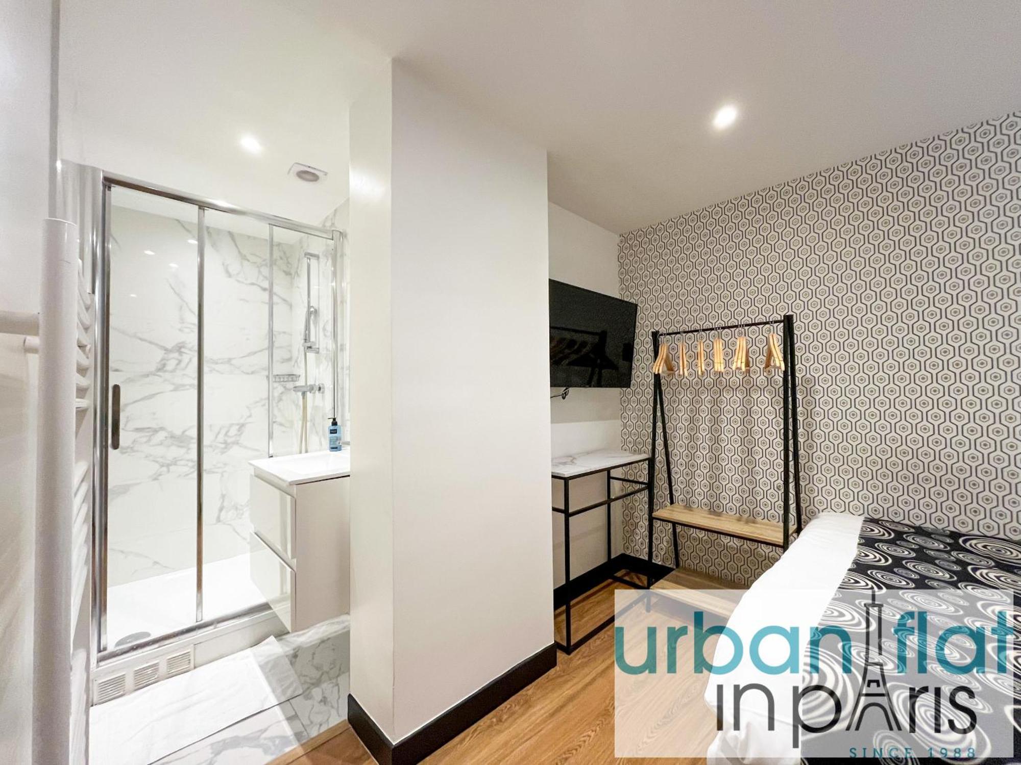 Urban Flat 129 - Sublime Art Champs-elysees Apartment
