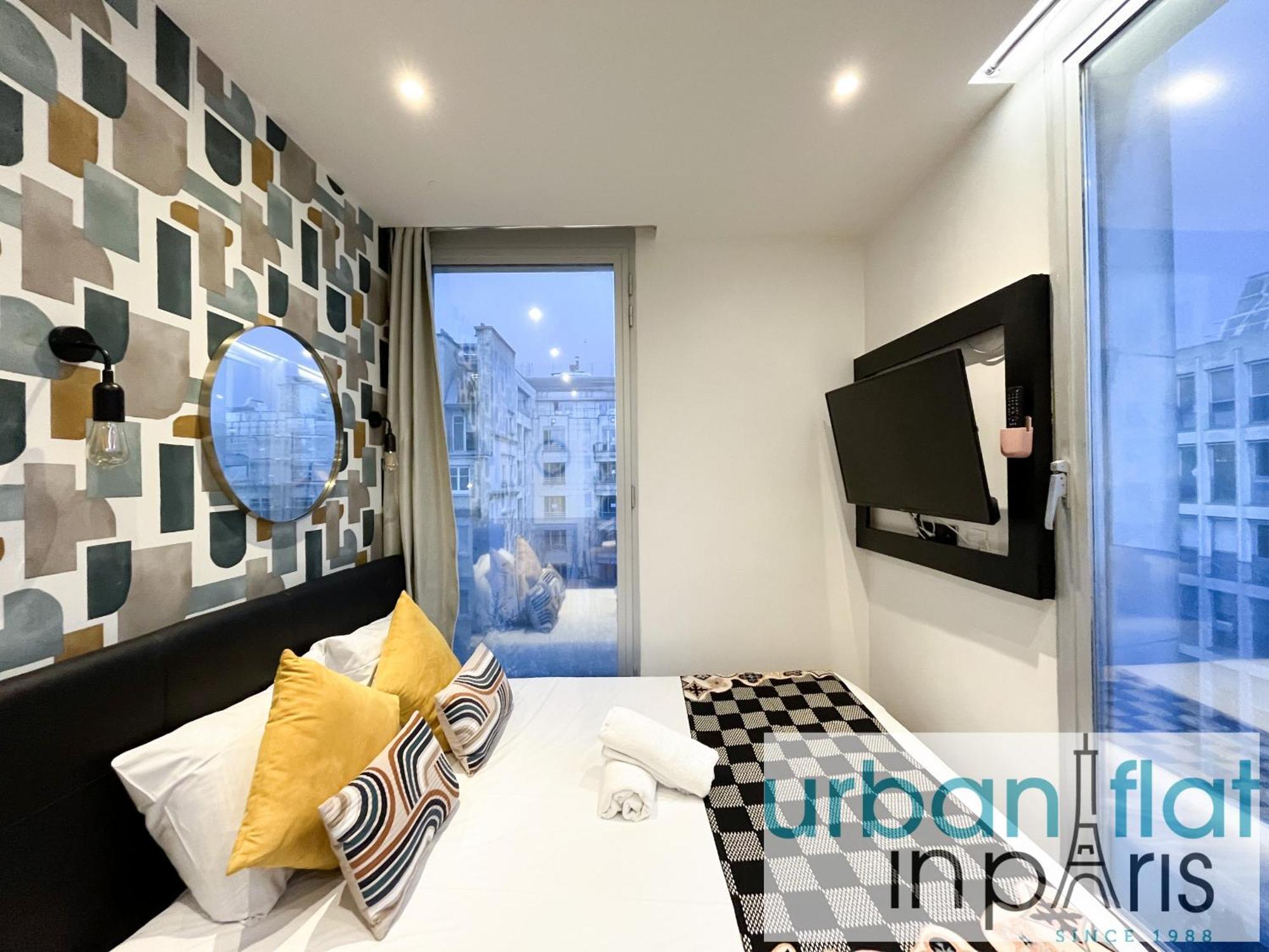 Urban Flat 129 - Sublime Art Champs-elysees Apartment *