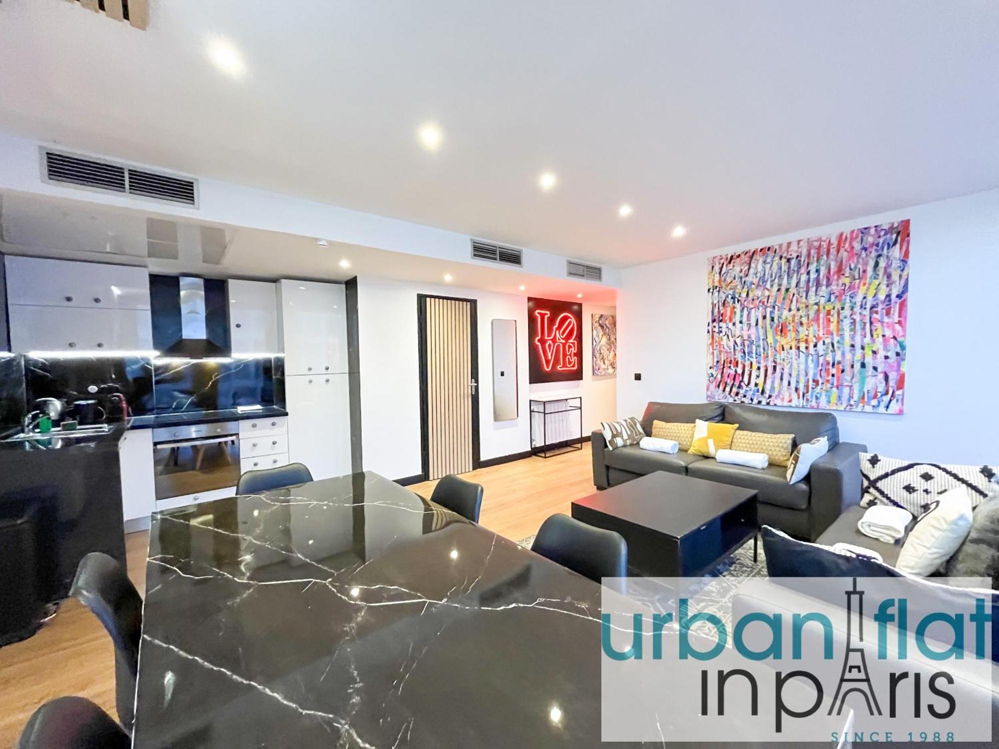 Urban Flat 129 - Sublime Art Champs-elysees * Parijs